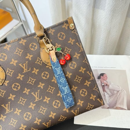 ميدالية لـويـس فيـتتـون