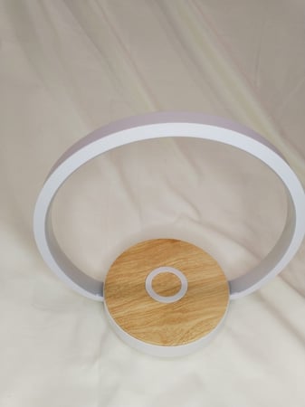 شاحن لاسلكي واضاء ليد