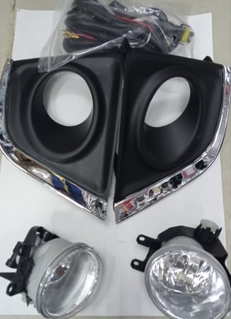 طقم كشافات ضباب كورولا 2014من شركة كينداس