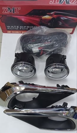 طقم كشافات ضباب انوفا2009-2011