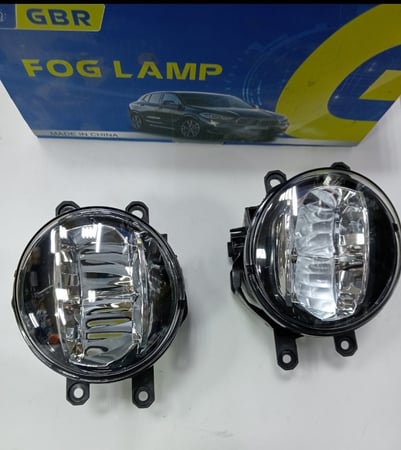 طقم كشافات ضباب هايلوكس دبل موديل 2016