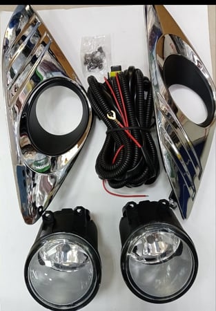 طقم كشافات ضباب كامري غطاء نيكل موديل 2014