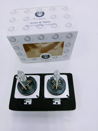 لمبات زينون موديل D1S من شركة (vlanda)