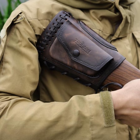 خدة جلد بني مع جيب توربون LP00291