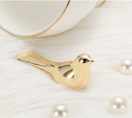 644 - مقبض على شكل عصفور لون ذهبي ( قطعة واحدة )