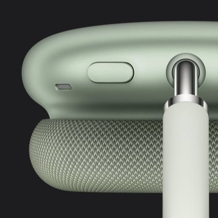 سماعة ايربودز ماكس بتقنية إلغاء الضوضاء