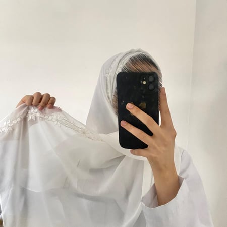 طرحة شيرين ليزر لون ابيض