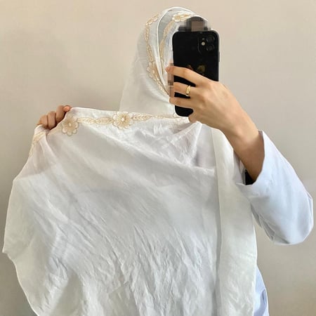 طرحة الاء-لينن-لون ابيض