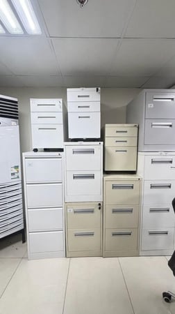 كمودينة حديد عدة ألوان