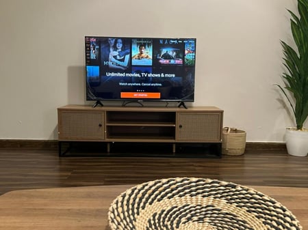 طاولة تلفزيون 160 سم