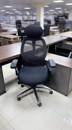 كرسي مكتب دوار اسود