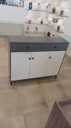 دولاب جزامة لون رمادي وأبيض