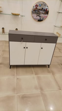 دولاب جزامة لون رمادي وأبيض