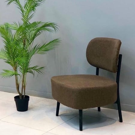 كرسي لون بني