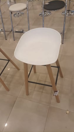 كرسي بار ابيض