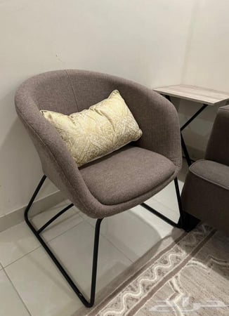 كرسي قماش بني