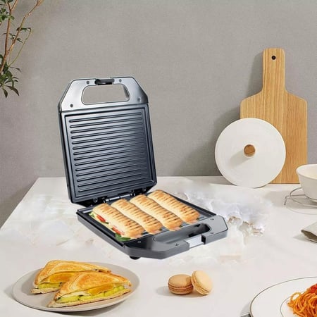 صانعة السندويشات والشواية 4 شرائح – قوة 1400 واط، ألواح غير لاصقة