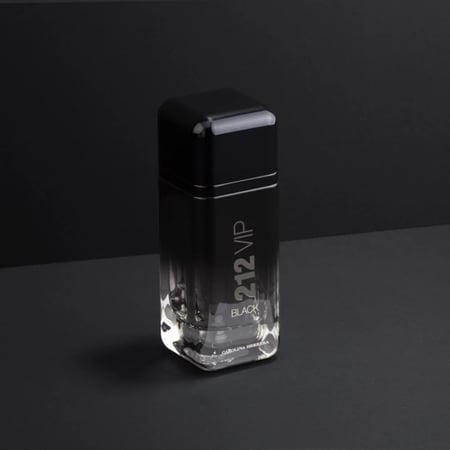 عطر عليك وعطر علينا  عطر بلو دي شانيل و 212 VIP - متجر شماغ شوب