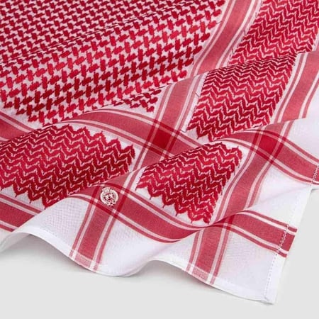 تفاصيل نسيج شماغ جينيفا ليونز الأحمر بخيوط قطنية طبيعية فائقة الجودة