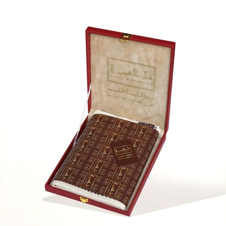 تغليف فاخر للشال الشتوي الكشميري يجعل منه هدية رجالية فاخرة