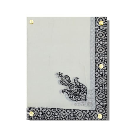 شال كشميري عاجي مطرز اسود