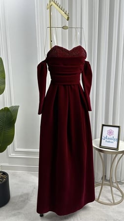 فستان طويل مخمل باكمام طويلة