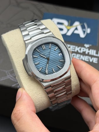 ساعة باتيك فيليب نوتلس سوبر كلون