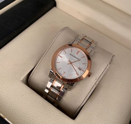 ساعة ماركة بربري الدرج الاولى
