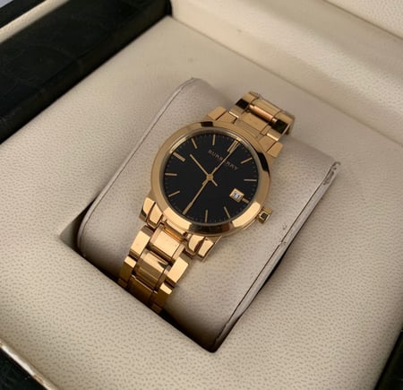 ساعة ماركة بربري الدرجة الاولى