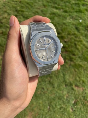 ساعة أوديمار بياجيه الدرجة الاولى