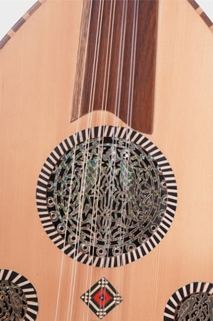 عود صناعة بربش