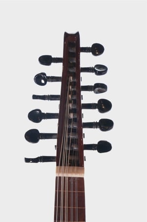 عود صناعة بربش