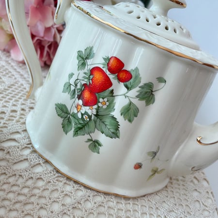إبريق شاي إنجليزي Strawberry