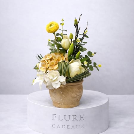 فازة هدية ورد صناعي Nu2