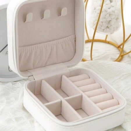 علبة اكسسوارات (لون أبيض)