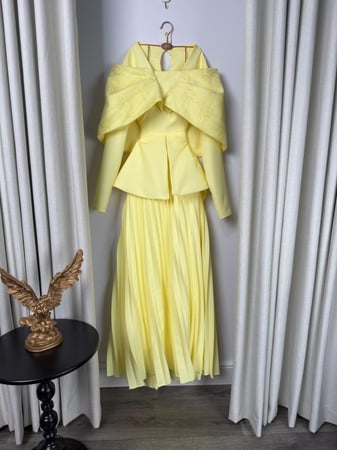 فستان نثينه