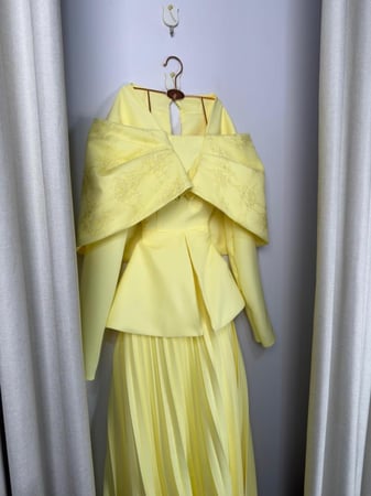 فستان نثينه