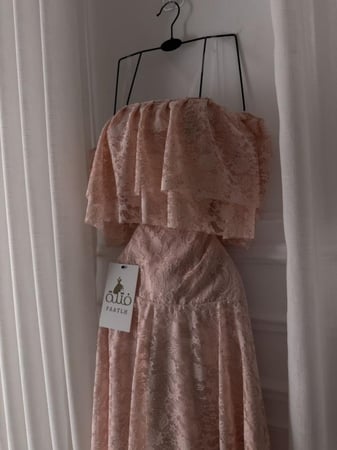 فستان اسماء