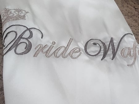 ارواب نوم مطرزة للعرائس