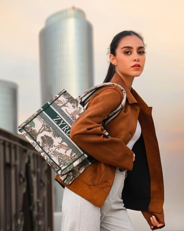 ‎ شنطة نسائية عملية بمقاس كبير.