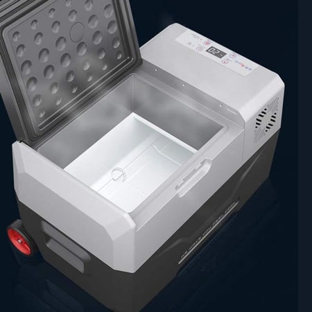 ثلاجه متنقله صغيره