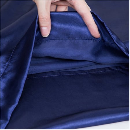 غطاء مخده مصنوع من الساتان الناعم (القطعه)