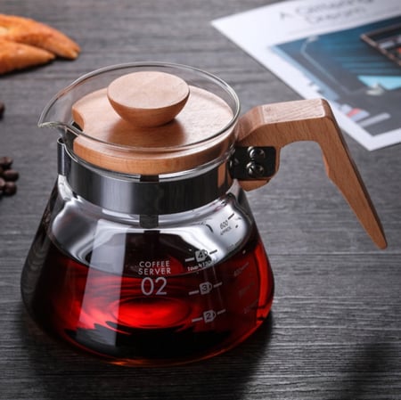 سيرفر زجاجي بمقبض وغطاء مصنوع من الخشب