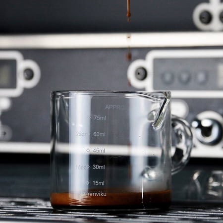 كأس زجاجي معياري للأسبرسو