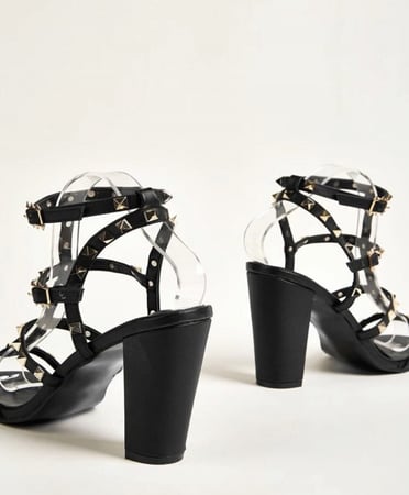 كعب عالي مزخرف اسود