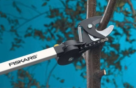 مقص أغصان طويل