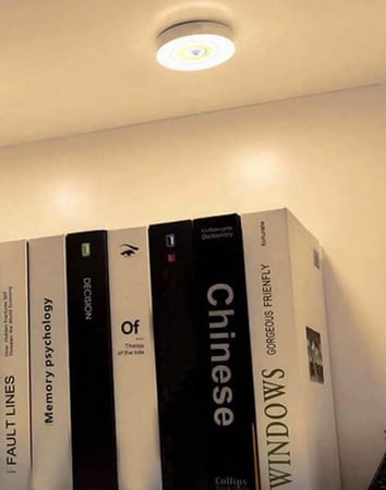 إضاءة تعمل بالبطاريه لاصقة ريموت مفيدة في اضاءة تحت دولاب المطبخ