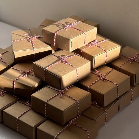 ميداليه بتغليف انيق مُناسب لـ التوزيعات