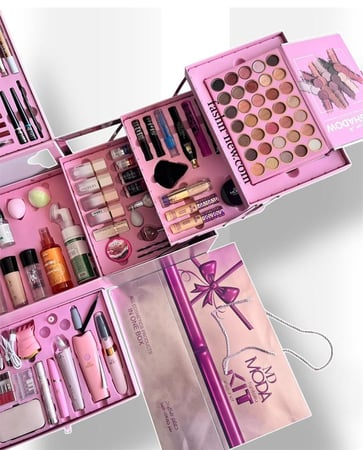 اكبر بوكس مكياج 140 قطعه للعرائس