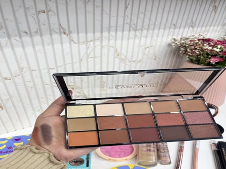 مجموعة السعادة من Revolution